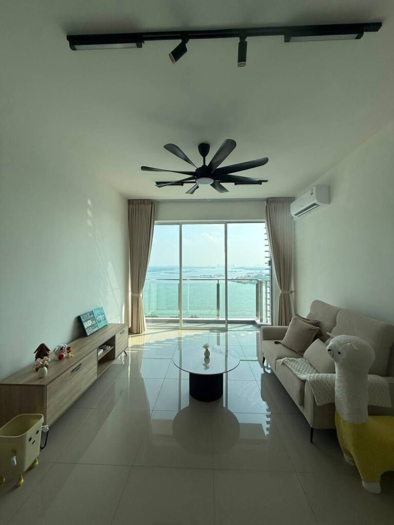 Fully Furnished 3-Bedroom Sea View Unit at Vista Tiara Danga Bay