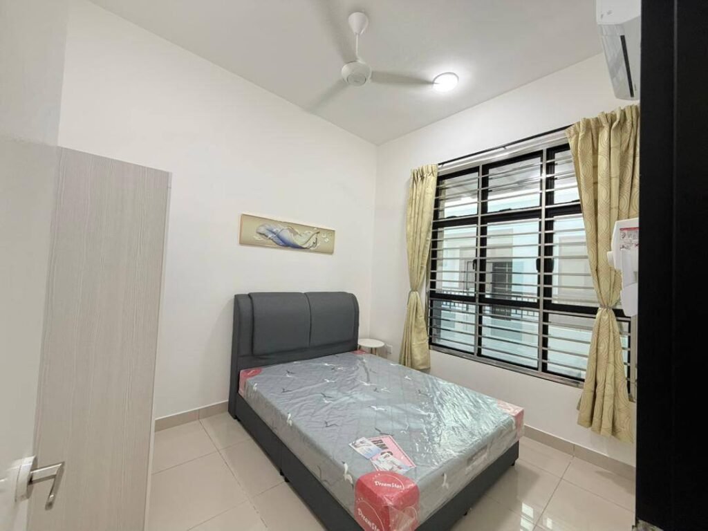 Furnished bedroom with bed, window, curtains and ceiling fan