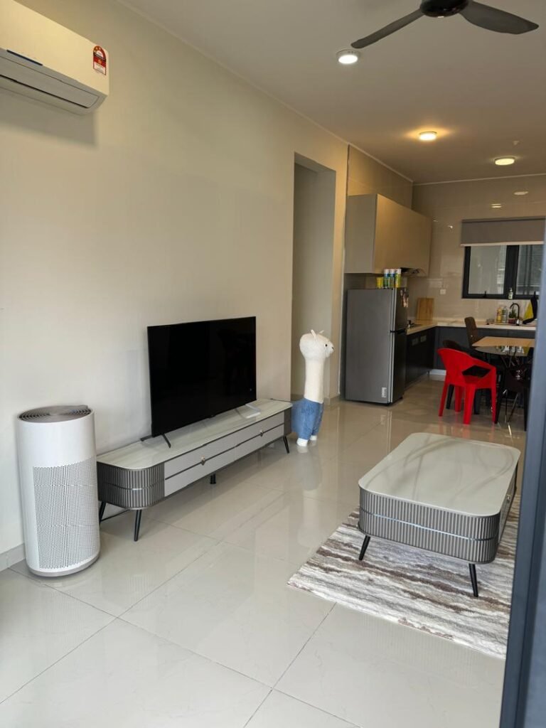 Fully Furnished Room for Rent at Amberside 9A, Danga Bay