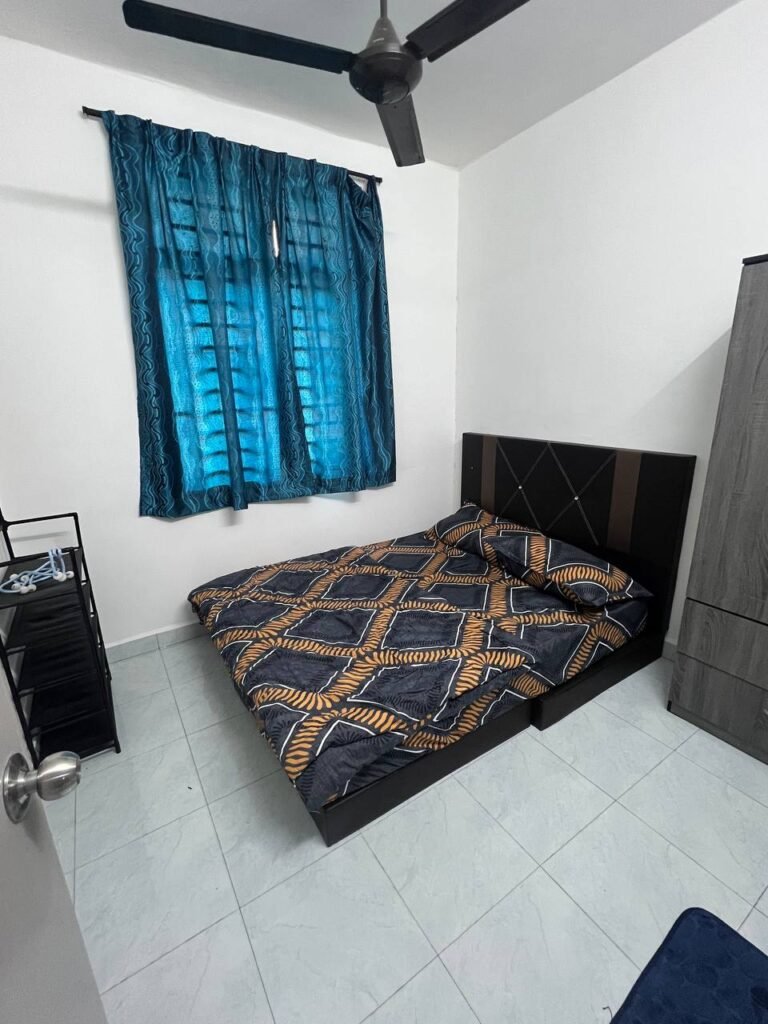 Seri Molek Perdana, Taman Molek | Fully Furnished 3 Bedroom High-Rise Rental