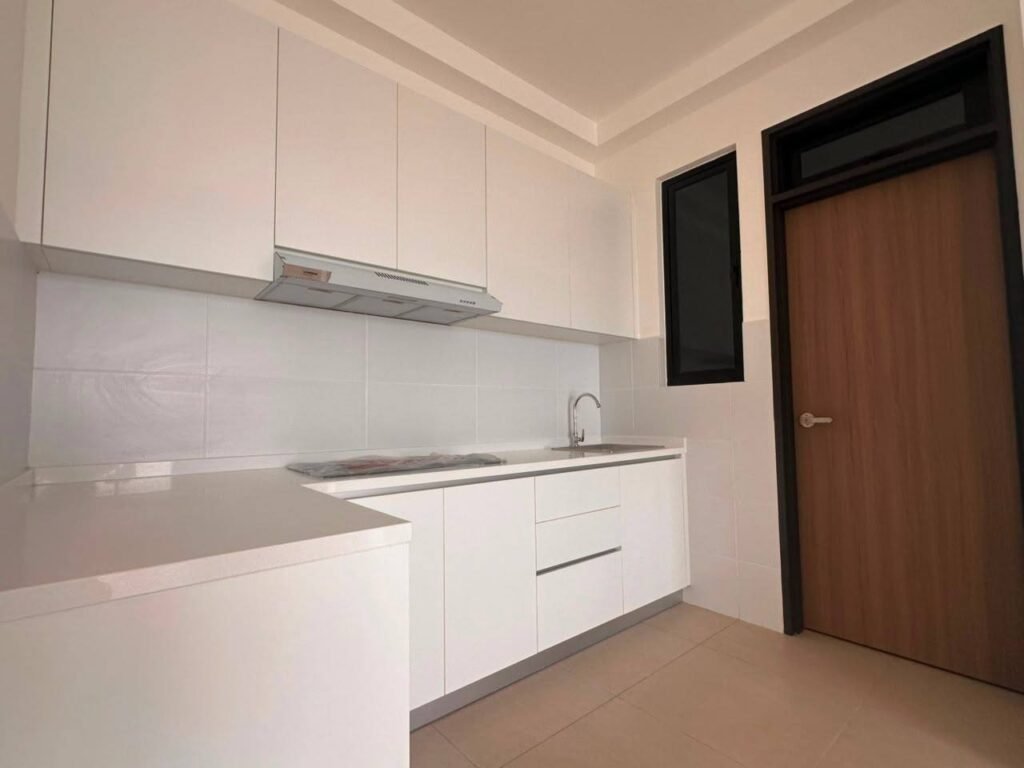 Brand New Partially Furnished Condo for Rent at Pandan Height