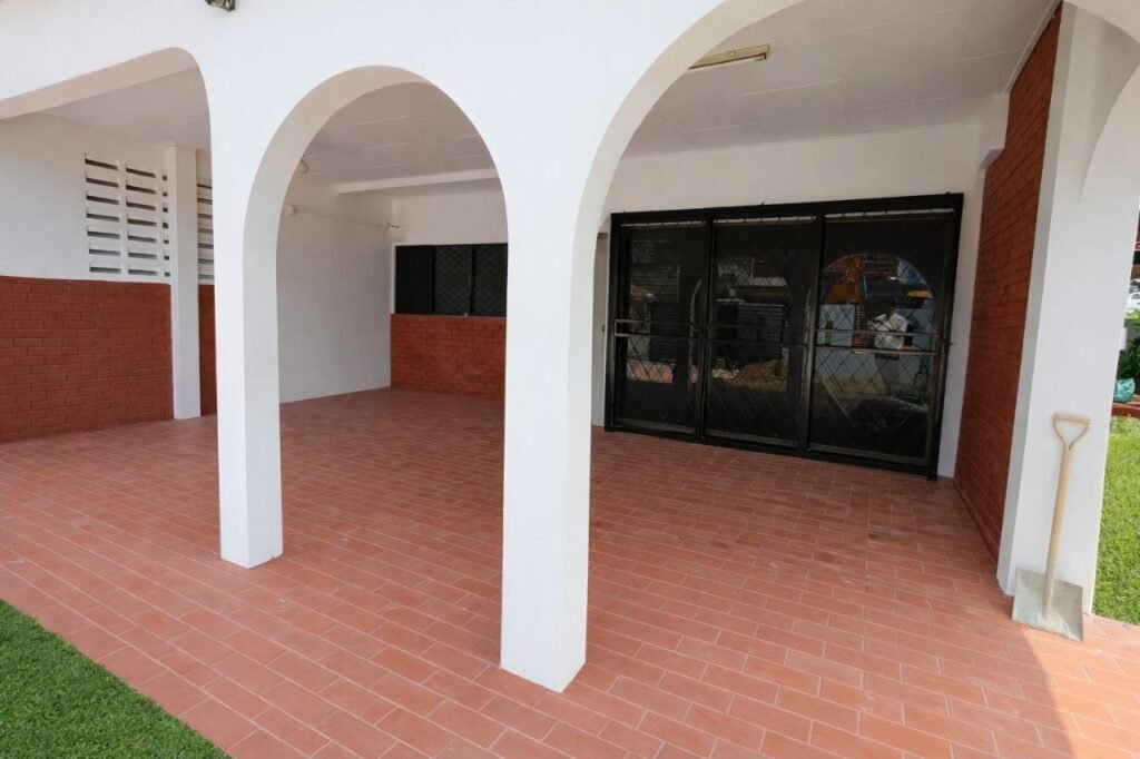 For Rent: Double Storey Semi-Detached House in Kolam Air