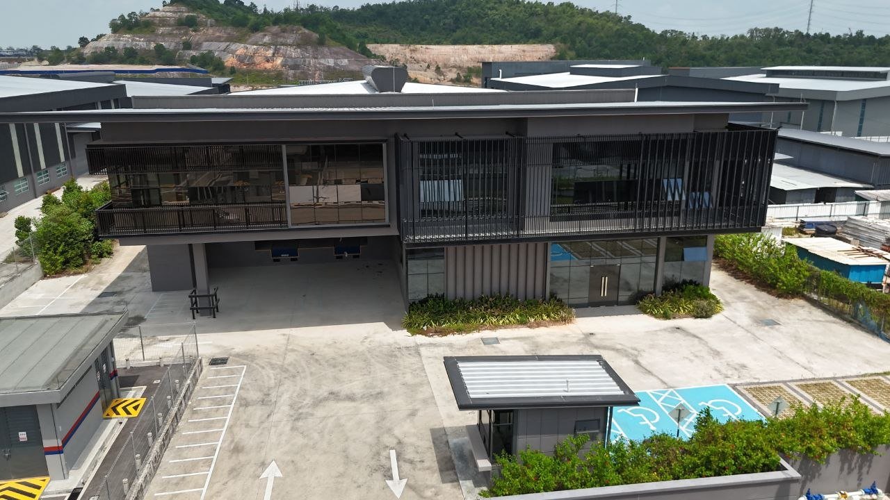 1.5 Storey Detached Factory for Rent in SILC, Gelang Patah