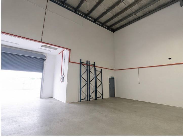 Kempas Utama Factory for Rent | 1.5-Storey Semi-Detached Light Industry Factory